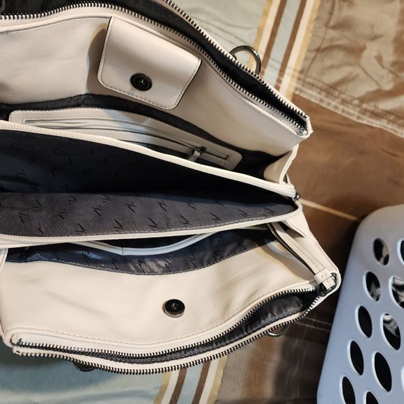 Purse - Picture 3 of 3